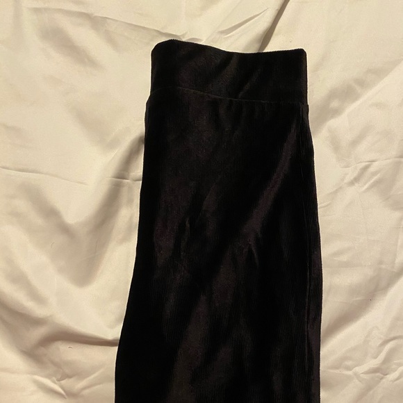 ✨BOGO✨ Black Velvet biker shorts - Picture 3 of 3